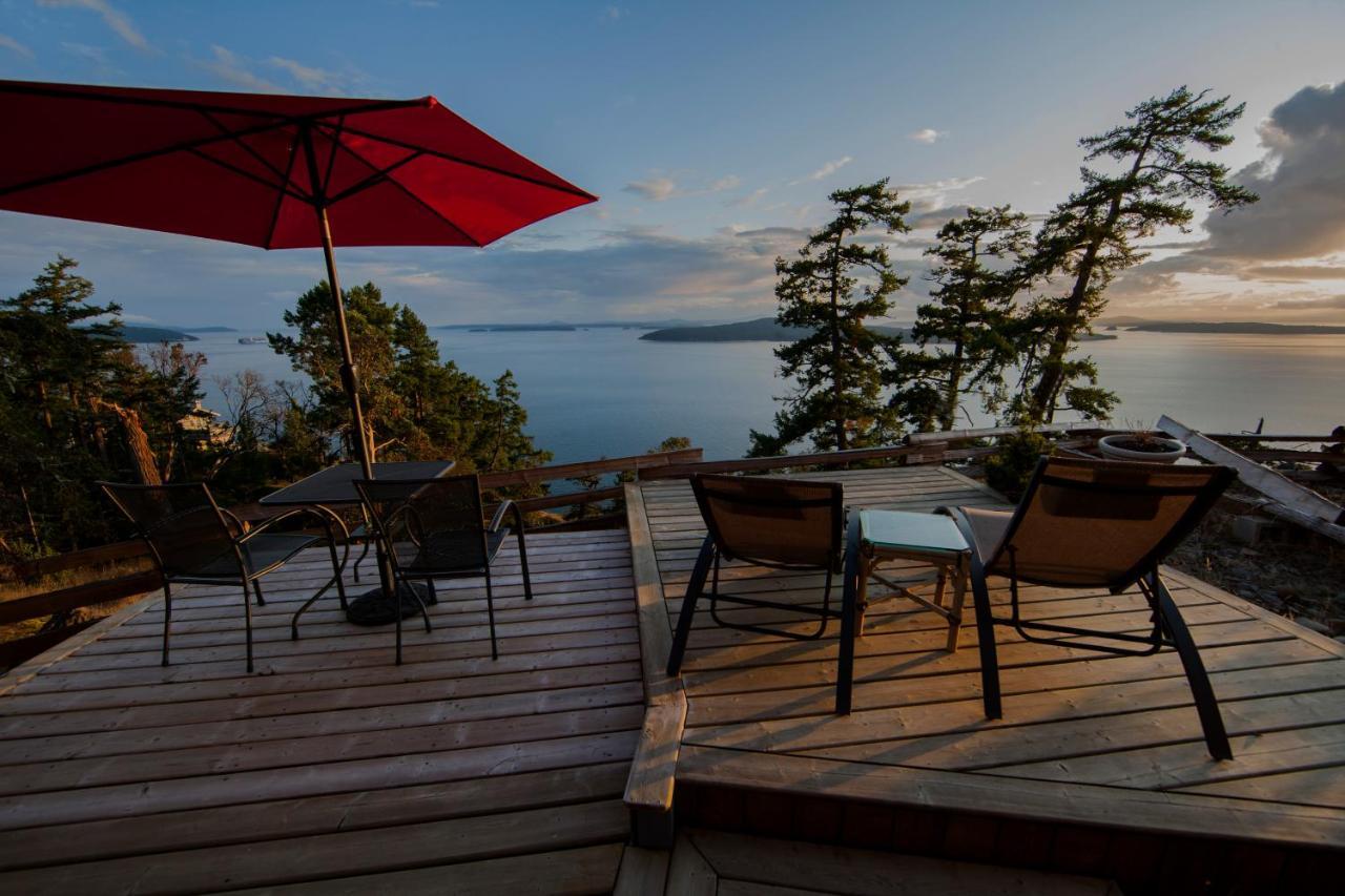 Shangri-La Oceanfront Vacation Home Bedwell Harbour Экстерьер фото