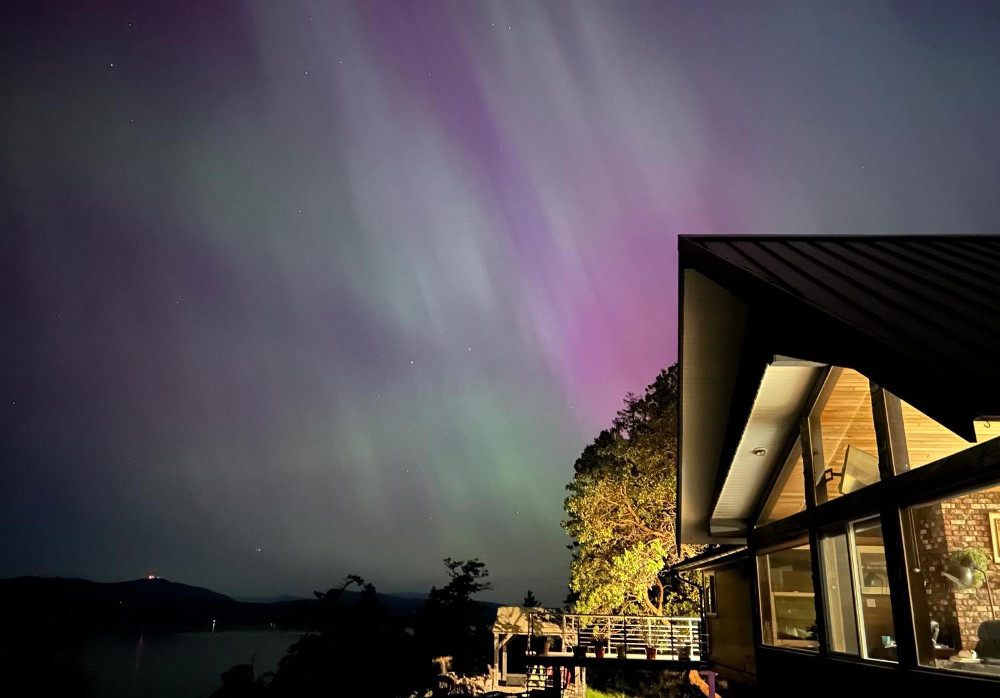 Shangri-La Oceanfront Vacation Home Bedwell Harbour Экстерьер фото